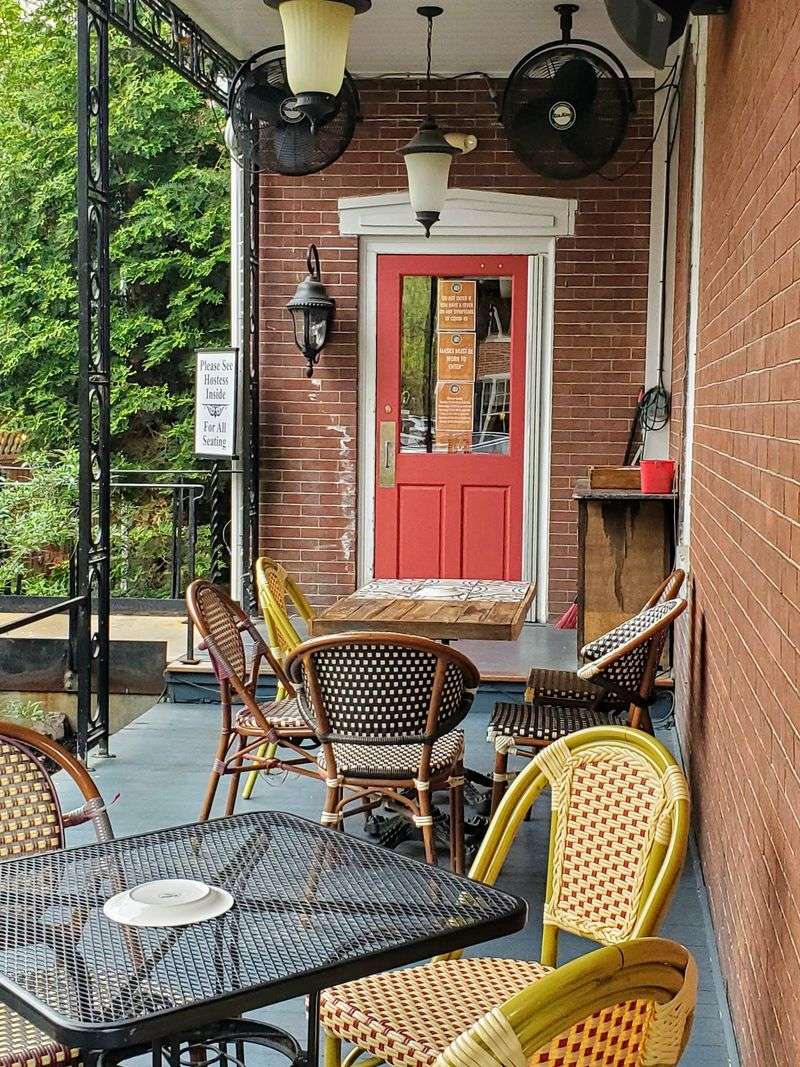Porches, Patios, and Plenty of Fresh Air Porches, Patios, and Plenty of Fresh Air
