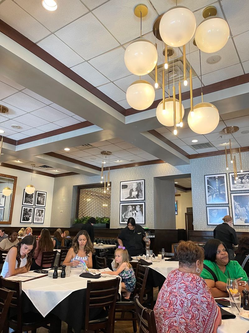Private Rooms Can Host A Crowd Of Up To 340