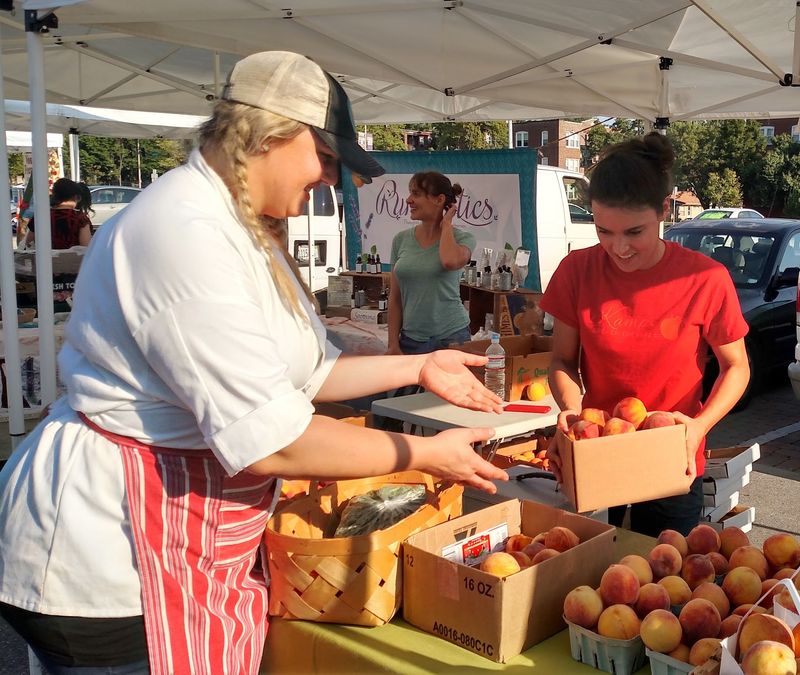 Produce Straight From Family Farms Produce Straight From Family Farms