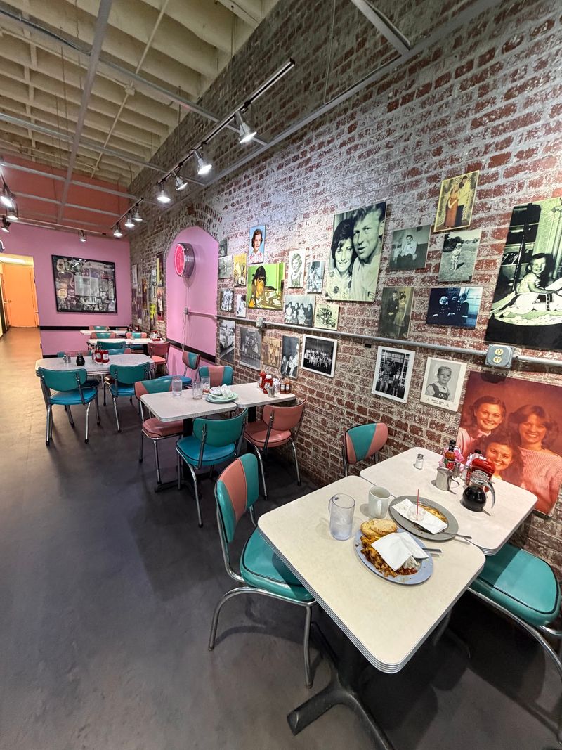 Retro Decor Makes Breakfast Feel Like a Throwback Party