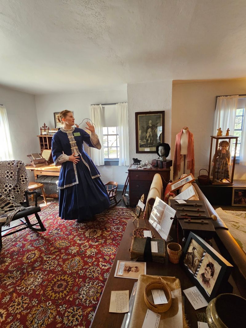 Rooms That Feel Lived In Rooms That Feel Lived In