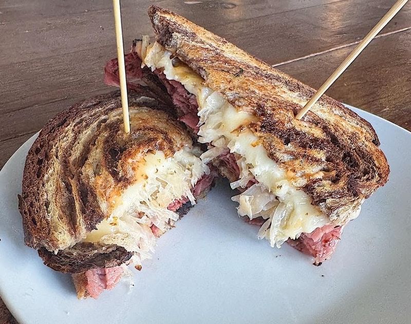Sandwiches and Plates With a Twist Sandwiches and Plates With a Twist