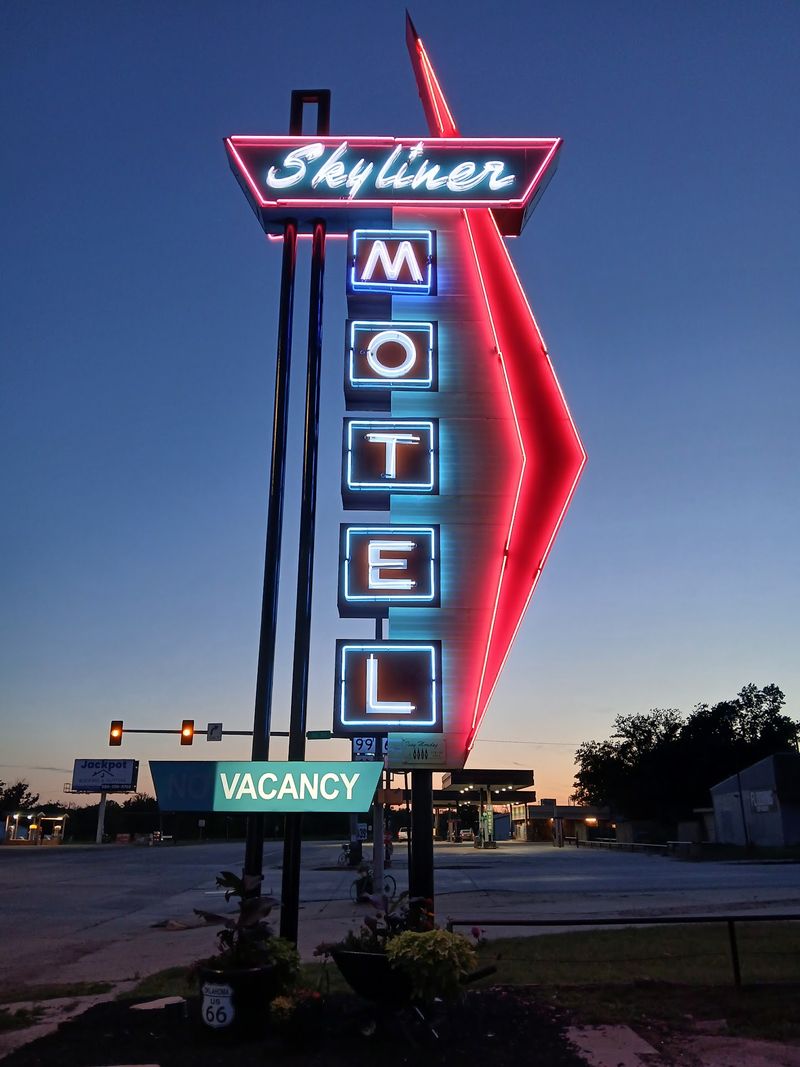 Skyliner Motel