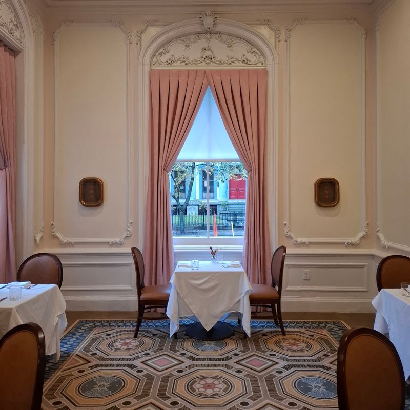 Soft Rose And Sage Green Gave This Classic Room A Glow-Up Soft Rose And Sage Green Gave This Classic Room A Glow-Up