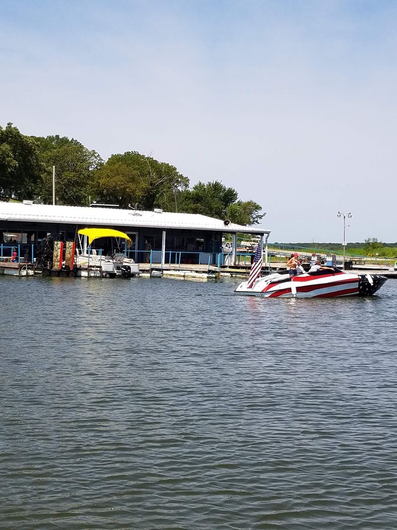 Tables Right Beside the Boat Slips Tables Right Beside the Boat Slips