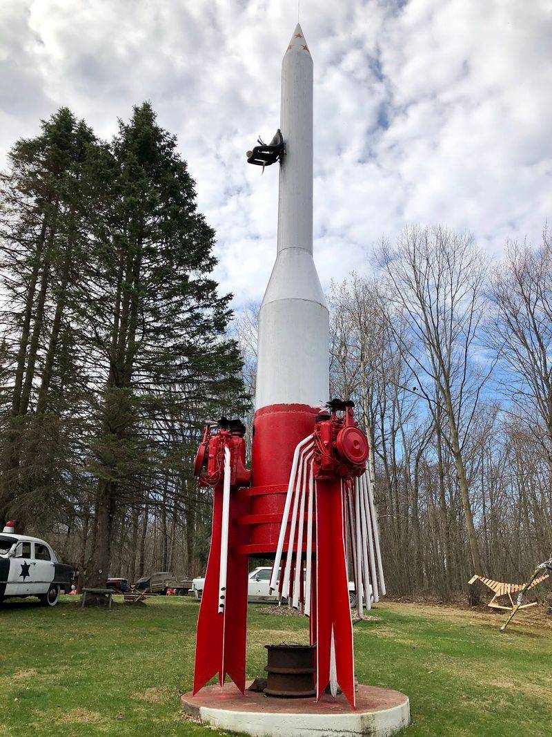 The 40-Foot Rocket With a Seat on the Outside The 40-Foot Rocket With a Seat on the Outside