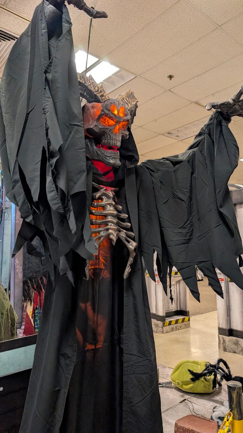 The Animatronics Up Front Do Not Play Around