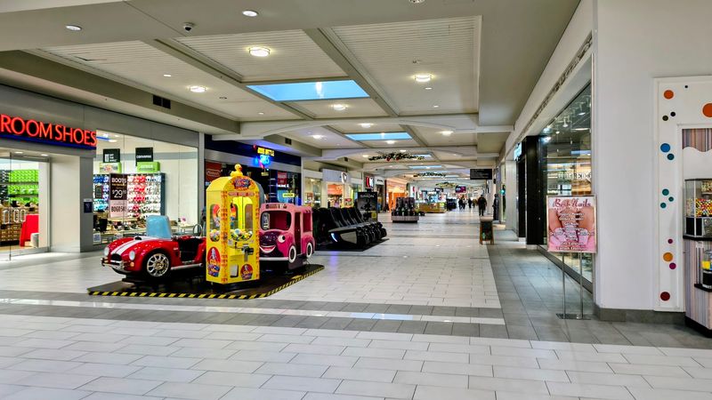 The Biggest Mall in the State Has Never Given Up Its Crown