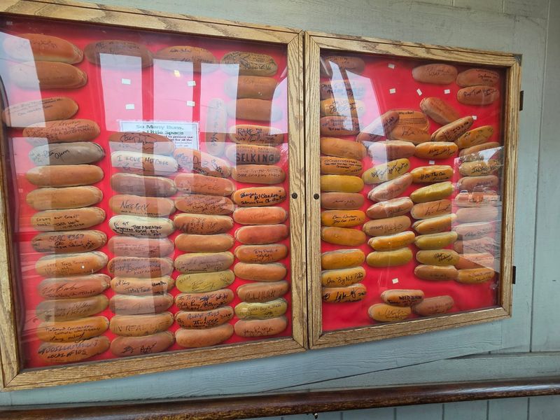 The Day Burt Reynolds Signed a Bun