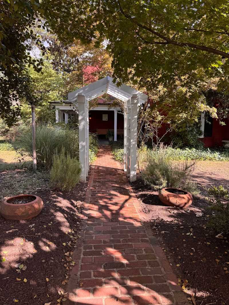 The Ivy Inn, Charlottesville, Virginia