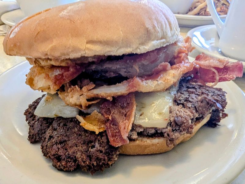 The Major-Dunn Burger Is Not For The Shy The Major-Dunn Burger Is Not For The Shy