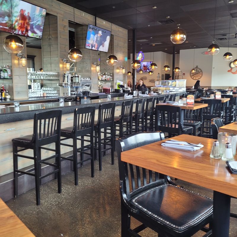 The Oyster Bar Is Where Your Evening Should Start