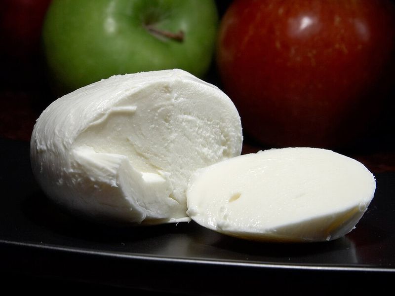 The Stretch That Makes Mozzarella Famous The Stretch That Makes Mozzarella Famous