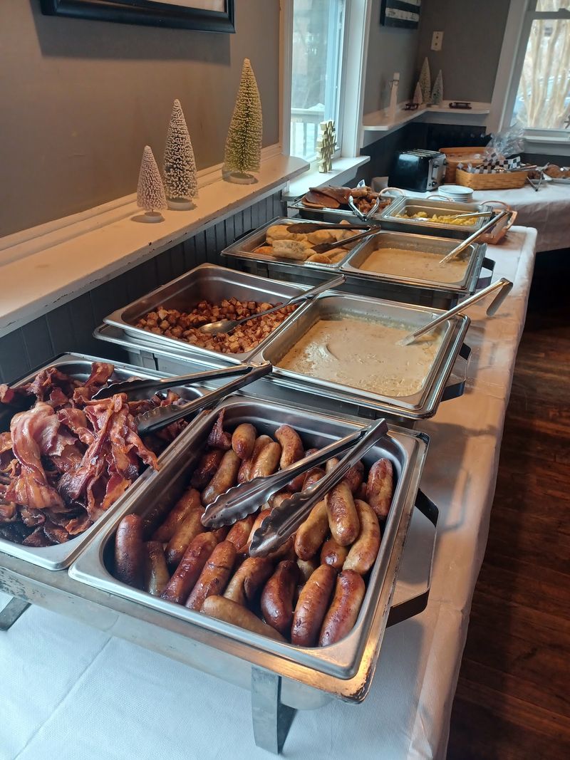 The Sunday Buffet Is Worth Setting An Alarm For The Sunday Buffet Is Worth Setting An Alarm For