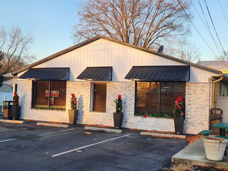 The Weekday Hot Bar Surprise The Weekday Hot Bar Surprise