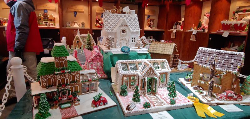 These Gingerbread Masterpieces Will Make Your Holiday Cookies Look Shy
