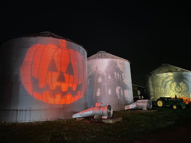 Three Haunts, One Very Long Night of Screaming Three Haunts, One Very Long Night of Screaming