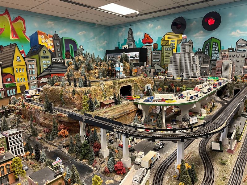 Train Lovers, Clear Your Afternoon For This Room