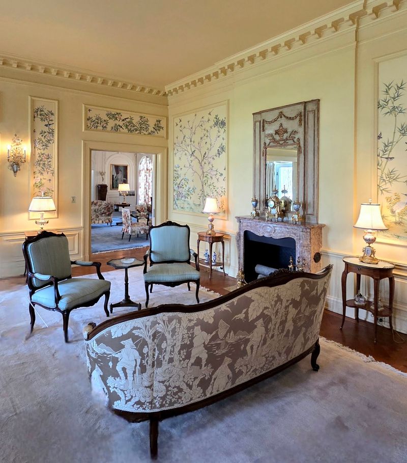 Twenty-Two Rooms of 1930s Living