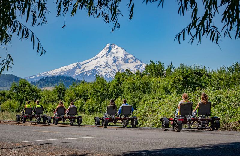 Two Volcanoes Show Up on Clear Days, and It Feels Like Showing Off