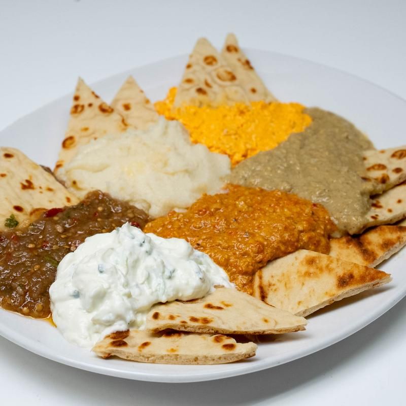 Vegetarians Get a Seriously Good Deal on Dips Vegetarians Get a Seriously Good Deal on Dips