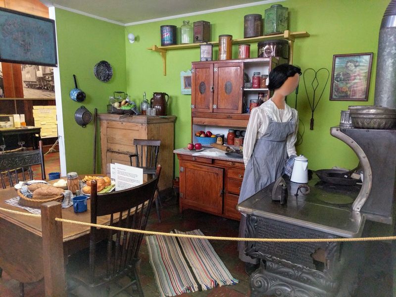 Victorian Rooms Show How Railroad Families Really Lived Victorian Rooms Show How Railroad Families Really Lived