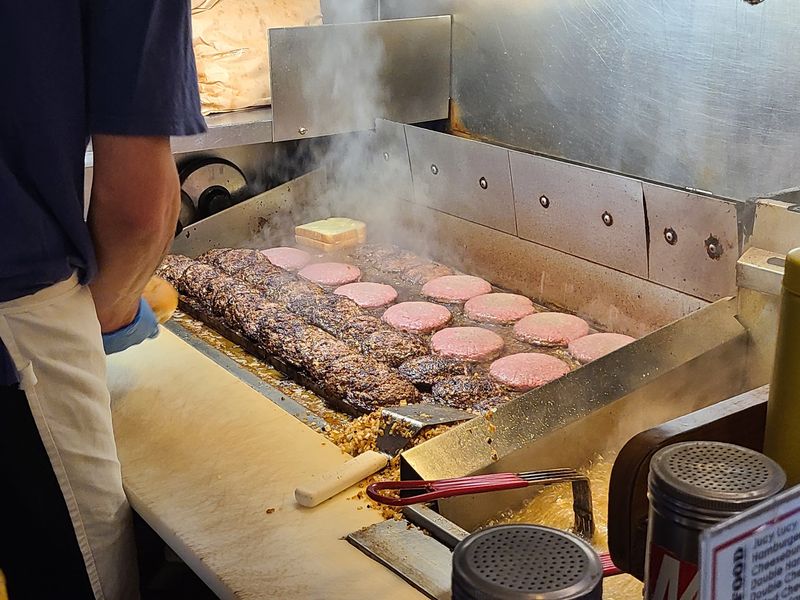 Watch Your Burger Come To Life Behind The Bar