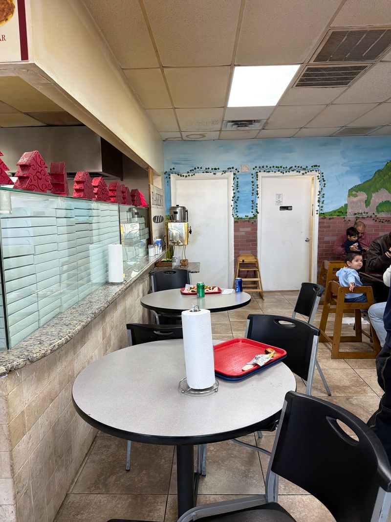 Weekend Shawarma and the Happy Crowd