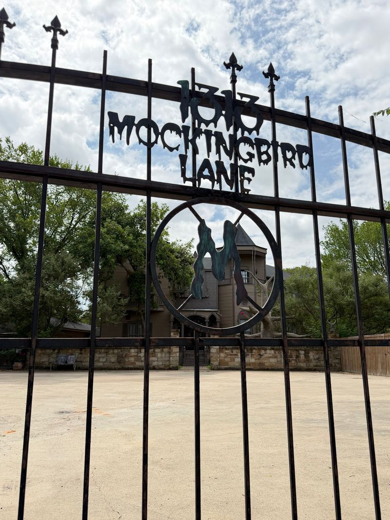 Welcome to 1313 Mockingbird Lane Welcome to 1313 Mockingbird Lane
