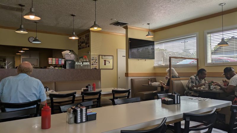 White's Restaurant, Salem