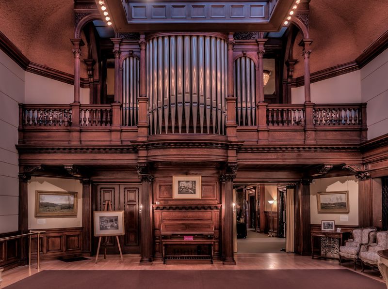 Yes, There's A Pipe Organ In The Art Gallery