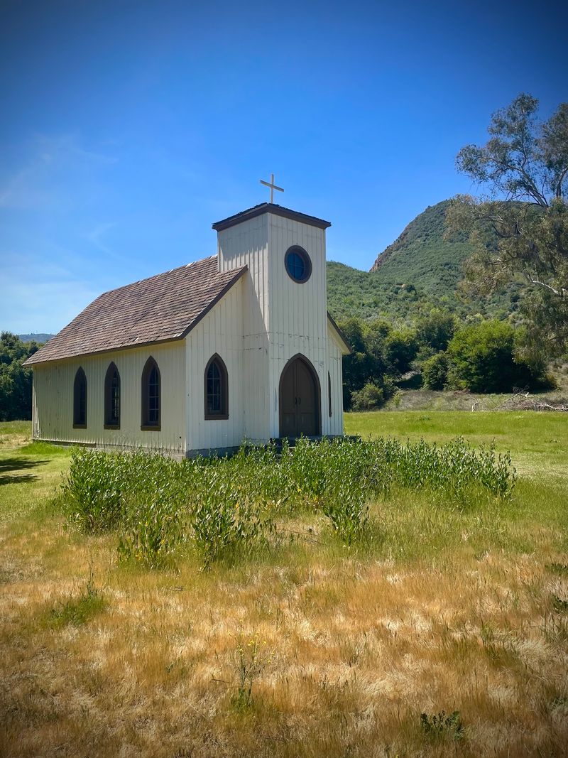 Yes, the Little White Church Really Survived Yes, the Little White Church Really Survived