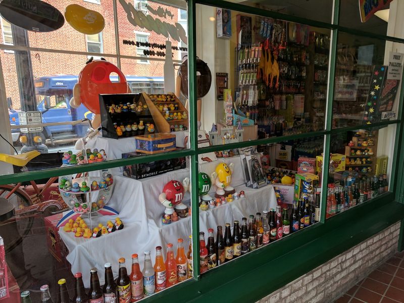 Your Long-Lost Favorite Candy Is Probably Waiting Right Here Your Long-Lost Favorite Candy Is Probably Waiting Right Here