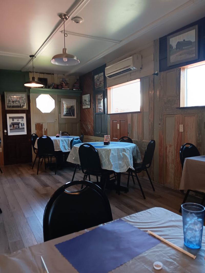 Your Lunch Comes With A Free History Lesson On The Walls Your Lunch Comes With A Free History Lesson On The Walls